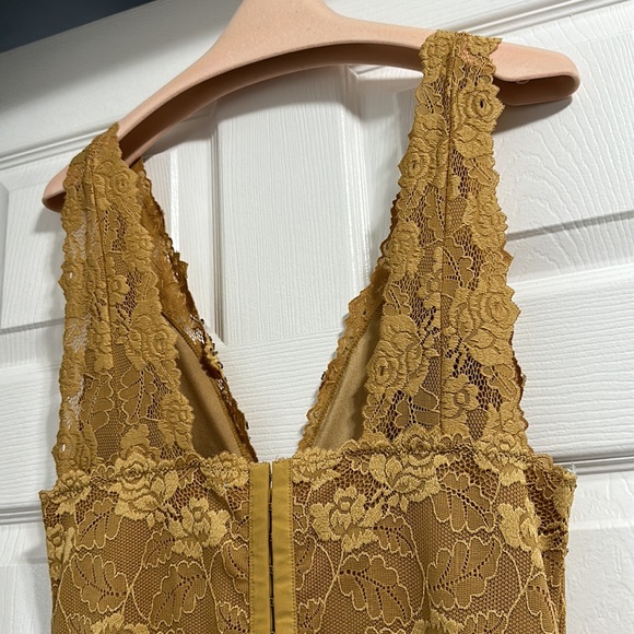 Gold Beaded Lace Formal Mini Dress - Size Large - Picture 5 of 9